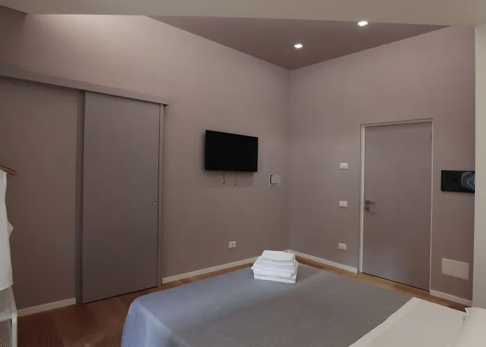 Suite Inn Rome Konukevi 4*